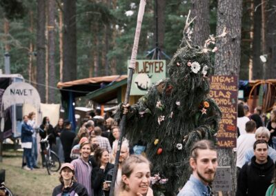 Flower trolls
